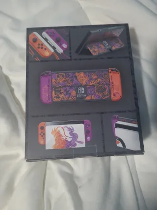 Nintendo Switch OLED Edizione Pokémon Scarlet & Violet