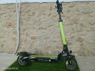 Patinete Eléctrico Verde y Negro