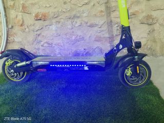 Patinete Eléctrico Verde y Negro