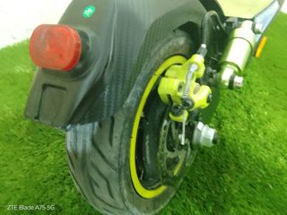 Patinete Eléctrico Verde y Negro