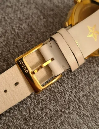 Reloj Gucci Dorado y Blanco