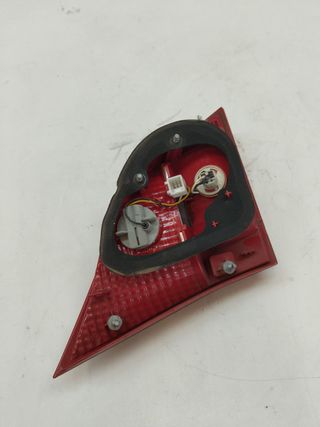 PILOTO TRASERO DERECHO INTERIOR KIA VENGA