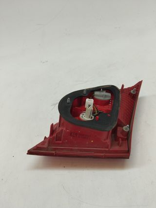 PILOTO TRASERO IZQUIERDO INTERIOR KIA VENGA