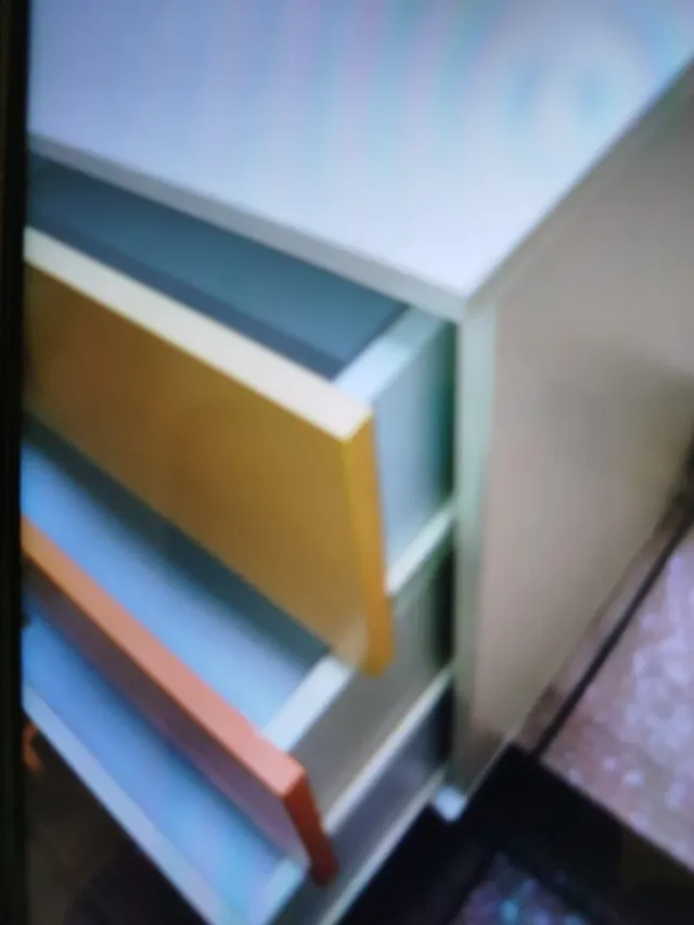 Cajonera de madera con 3 cajones