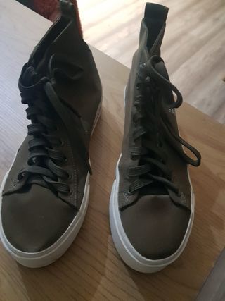 Botas altas color caqui