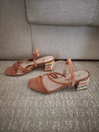 Sandalias tacón étnico marrón multicolor