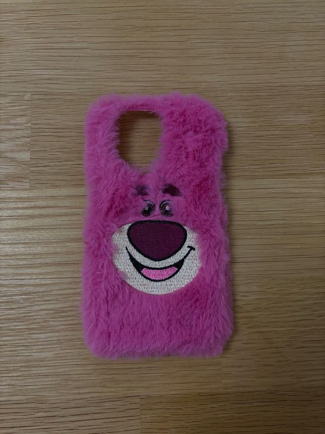 Custodia in peluche per iPhone 14 Pro Lotso