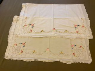 Federe ricamate a mano in cotone