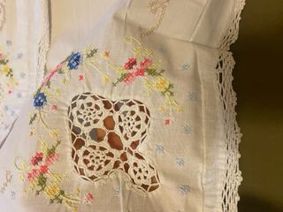 Federe ricamate a mano in cotone