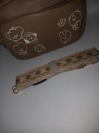 Bandolera BT21 marrón