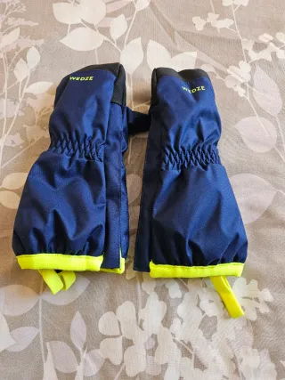 Manoplas nieve niño Wedze azul y amarillo.