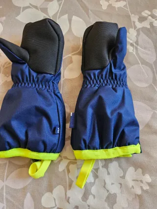 Manoplas nieve niño Wedze azul y amarillo.
