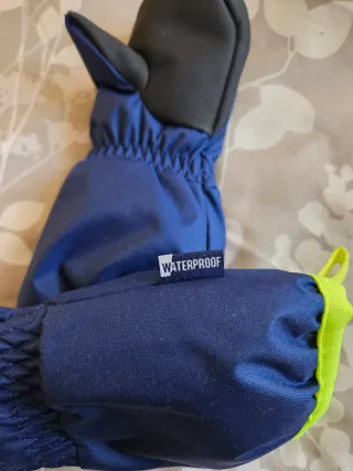 Manoplas nieve niño Wedze azul y amarillo.