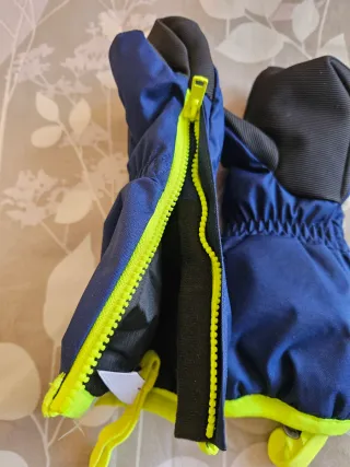 Manoplas nieve niño Wedze azul y amarillo.