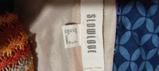 Vestido de verano multicolor con volantes