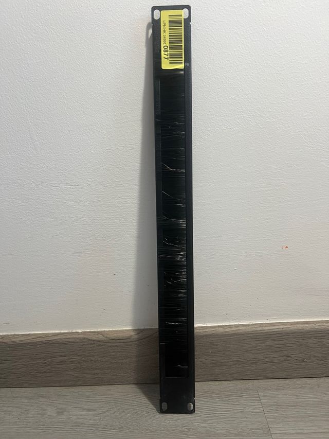 Digitus entrada cables 10” con cepillo