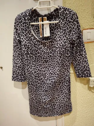 Vestido fiesta leopardo Stradivarius Talla L