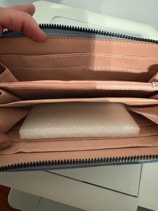 Cartera de mujer con diseño geométrico