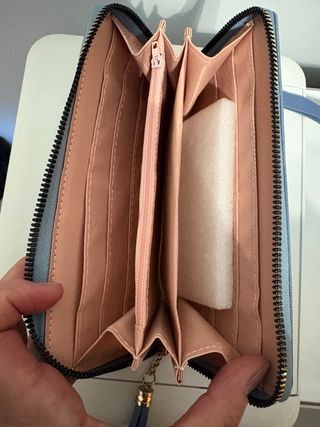 Cartera de mujer con diseño geométrico