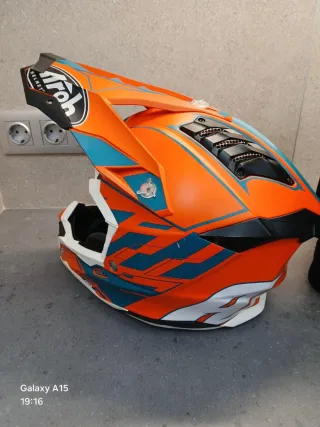 Casco Airoh Aviator 3 Factory Edition