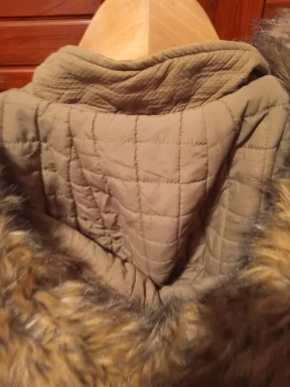 Chaqueta Trafaluc Talla XS con capucha