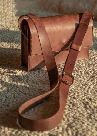 Bolso elegante. Hecho a mano. Diseño único.