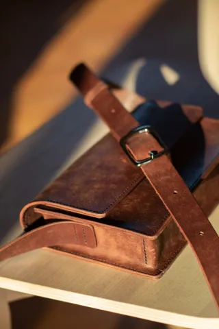 Bolso.  Hecho a mano. Cuero. Diseño único.