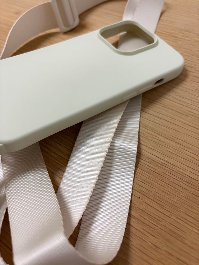 Custodia iPhone 14 Pro con tracolla