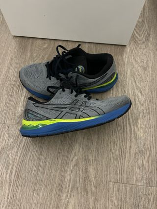 Zapatillas Asics Gel-Cumulus seminuevas