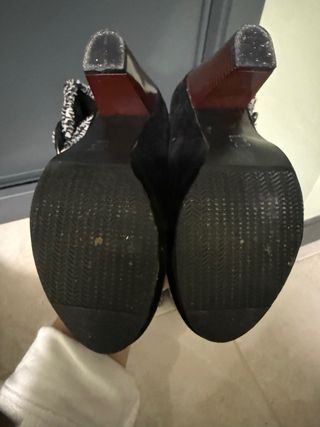 Botas altas negras con detalle blanco