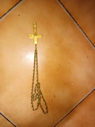 Collar Cruz Dorado