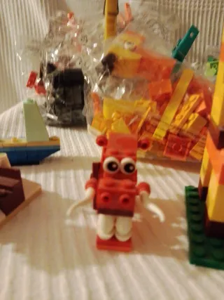 Lego Classic 10704 - 900 pezzi