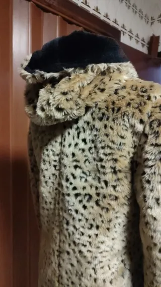 Abrigo Zara estampado leopardo