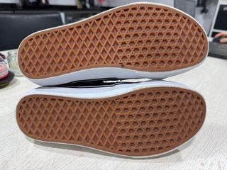 Zapatillas Vans Altas Negras y Blancas