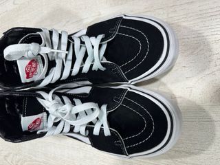 Zapatillas Vans Altas Negras y Blancas