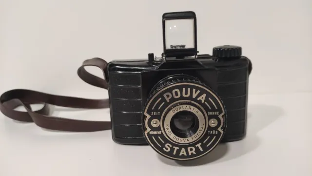 Cámara Pouva Start Baquelita Negra