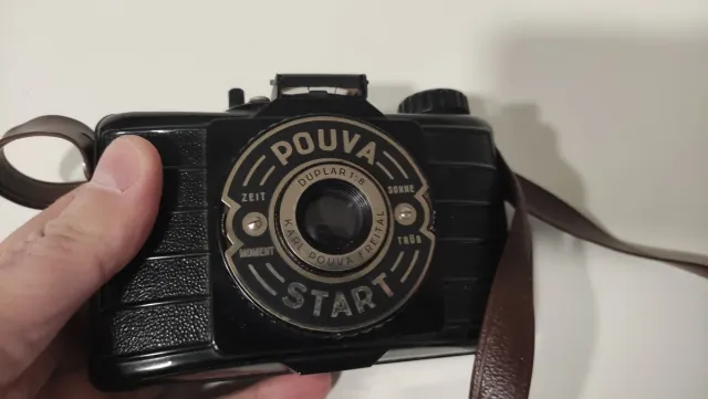 Cámara Pouva Start Baquelita Negra