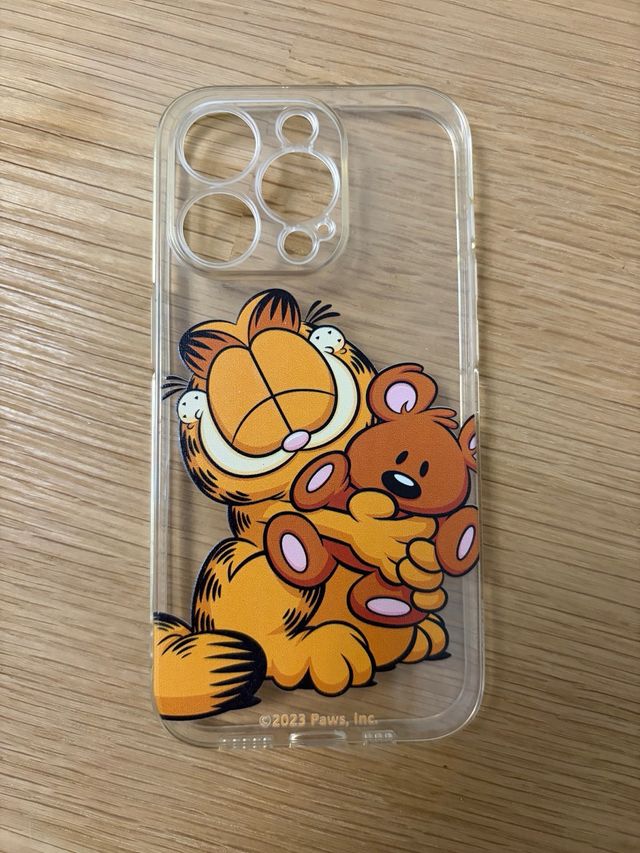 Custodia iPhone 14 Pro con Garfield e Orso