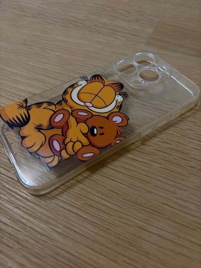 Custodia iPhone 14 Pro con Garfield e Orso