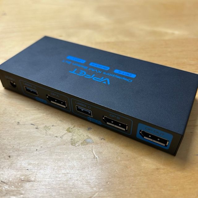 KVM Switch 8K 60GHZ  Displayport 2 Computadoras