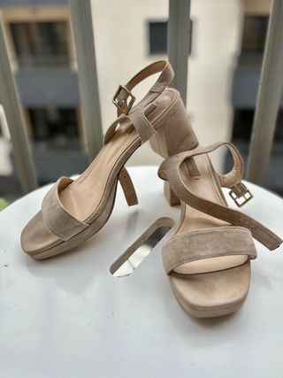 Sandalias Zendra tacón beige talla 40
