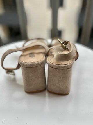Sandalias Zendra tacón beige talla 40
