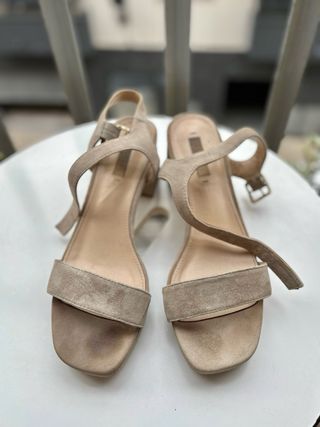 Sandalias Zendra tacón beige talla 40