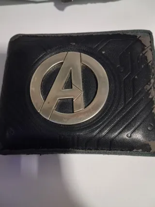 Billetera Avengers Negra y Plateada