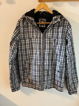 Cazadora Pull&Bear cuadros capucha Talla L
