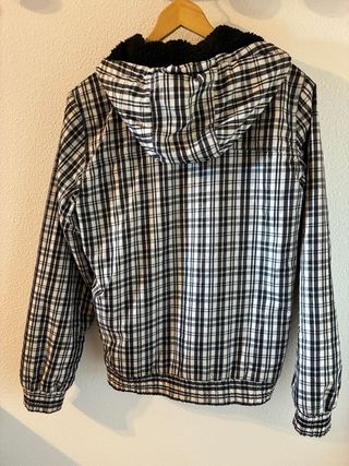 Cazadora Pull&Bear cuadros capucha Talla L