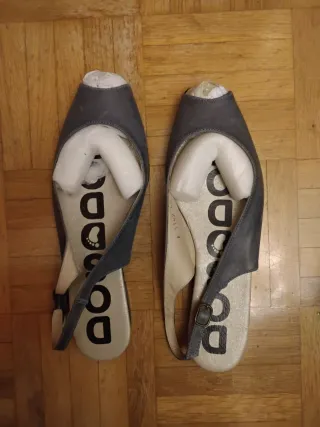 Sandalias grises talla 40