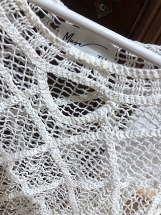 Camiseta beige transparente