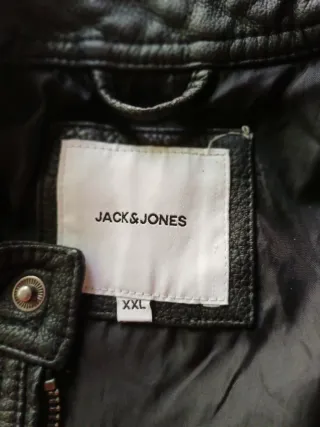 Chaqueta de cuero negra