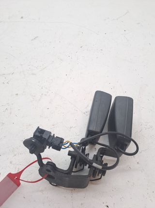 ENGANCHE CINTURON AUDI A3 SEDÁN (8VM)